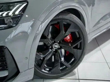 RSQ8 q. 1H  23  Dynamik Keramik  S-Abgas  Pano