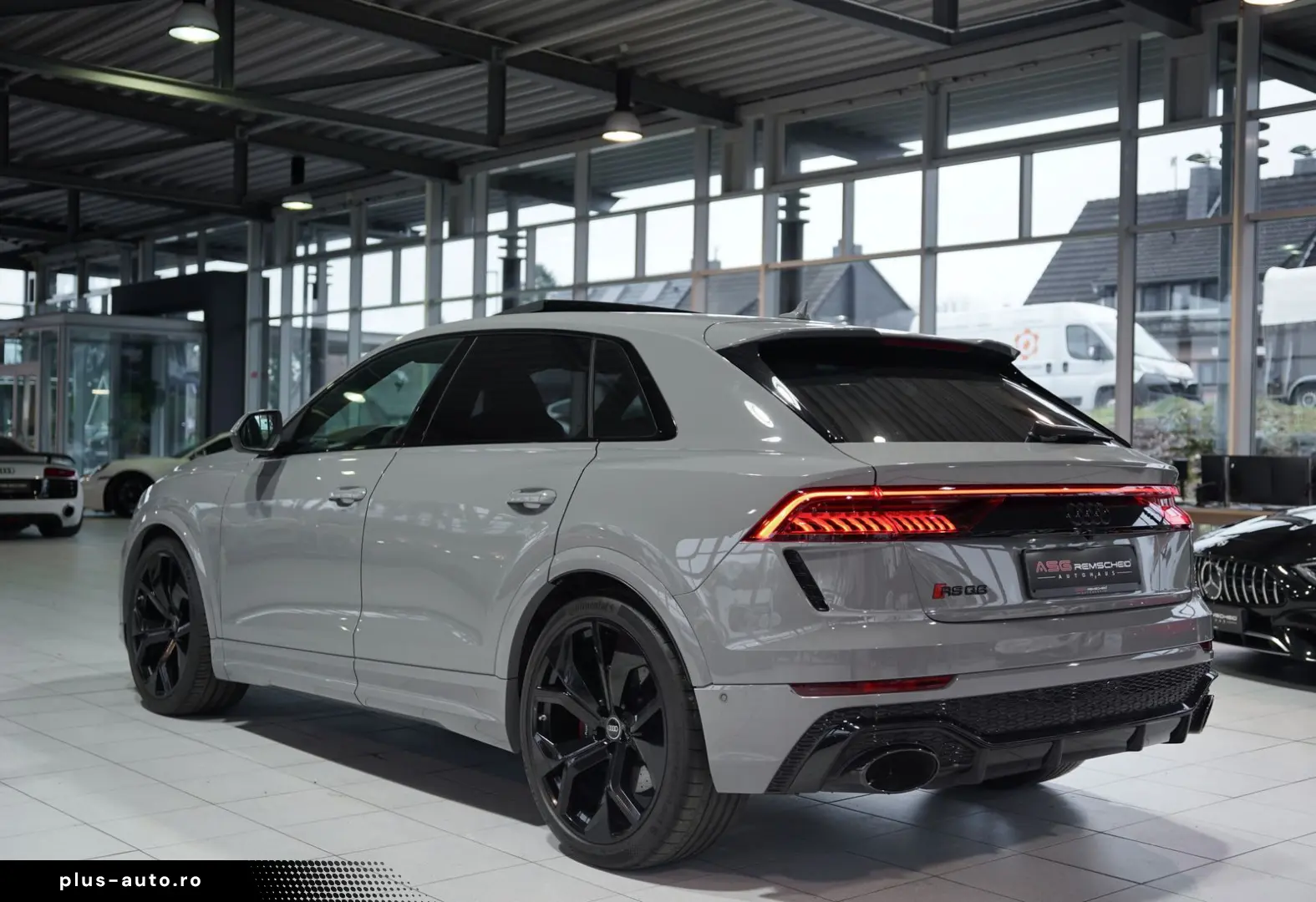 RSQ8 q. 1H  23  Dynamik Keramik  S-Abgas  Pano