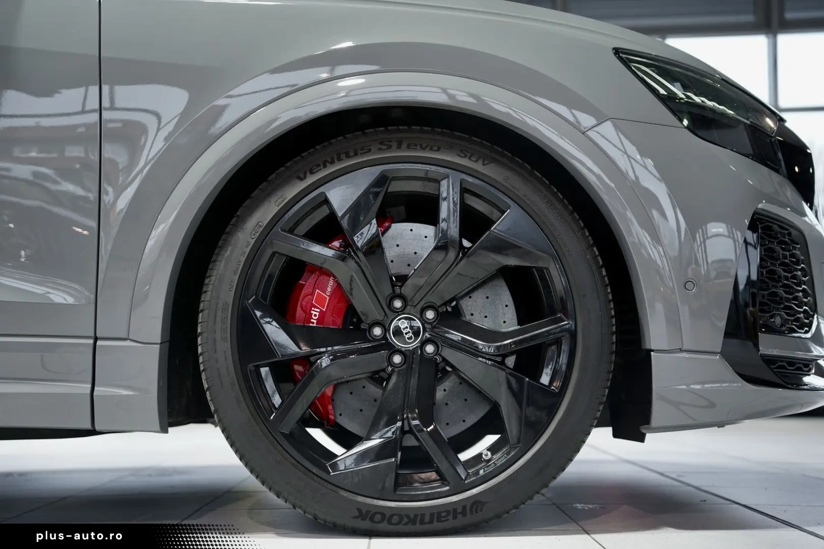 RSQ8 q. 1H  23  Dynamik Keramik  S-Abgas  Pano