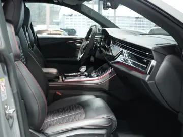 RSQ8 q. 1H  23  Dynamik Keramik  S-Abgas  Pano