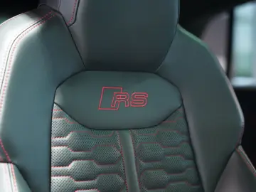 RSQ8 q. 1H  23  Dynamik Keramik  S-Abgas  Pano