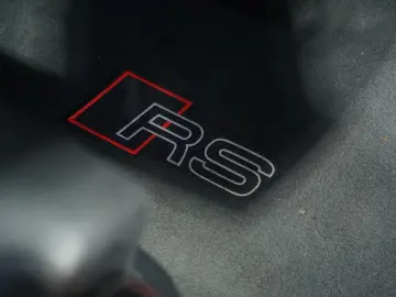 RSQ8 q. 1H  23  Dynamik Keramik  S-Abgas  Pano