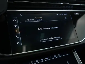 RSQ8 q. 1H  23  Dynamik Keramik  S-Abgas  Pano