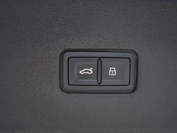 RSQ8 q. 1H  23  Dynamik Keramik  S-Abgas  Pano