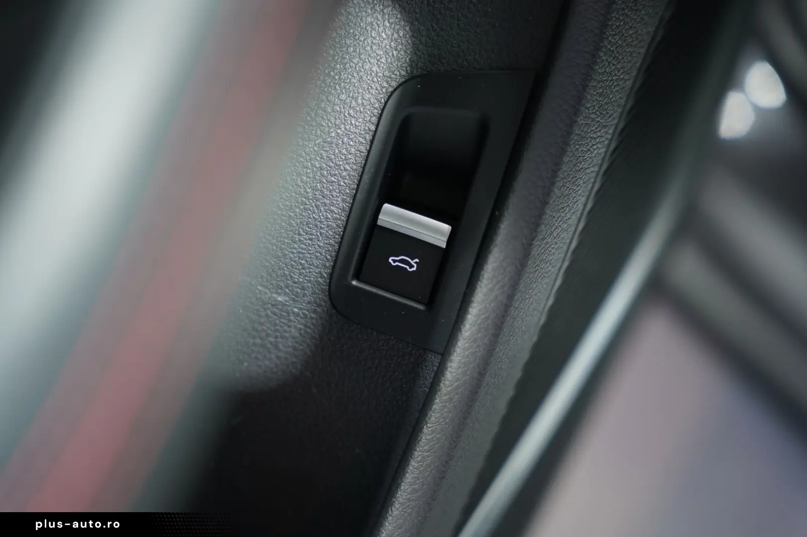 RSQ8 q. 1H  23  Dynamik Keramik  S-Abgas  Pano