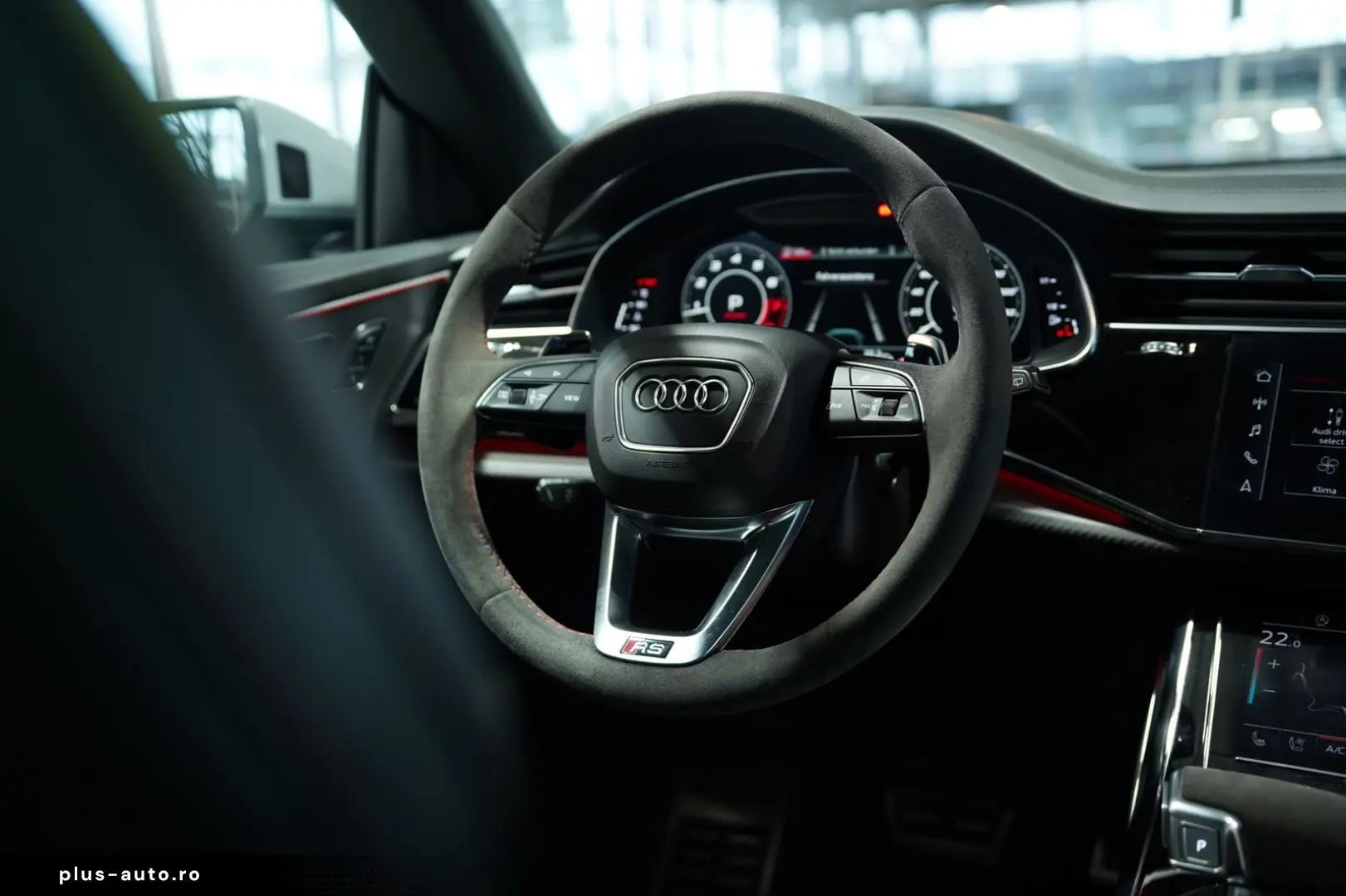 RSQ8 q. 1H  23  Dynamik Keramik  S-Abgas  Pano