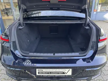 750e xDrive M Sport Pro Massage Sitzbelüftung