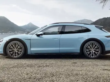 Taycan 4 Cross Turismo HA-Lenkung Surround-View