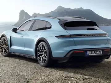 Taycan 4 Cross Turismo HA-Lenkung Surround-View