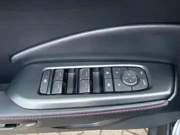 LBX 1.5 Emotion Technologie Pak. LED Navi SHZ Ka