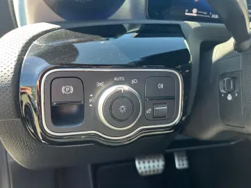 CLA 220 4MATIC Coupé AMG AHK LenkradHz Distronic