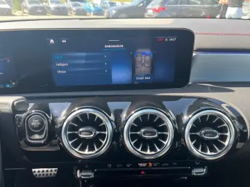 CLA 220 4MATIC Coupé AMG AHK LenkradHz Distronic