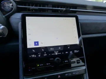 LBX FWD Cool mit Vollausstattung Levinson 1.Hand