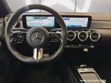 CLA 220 4M EDITION AMG LINE NIGHT PANO DIST 360