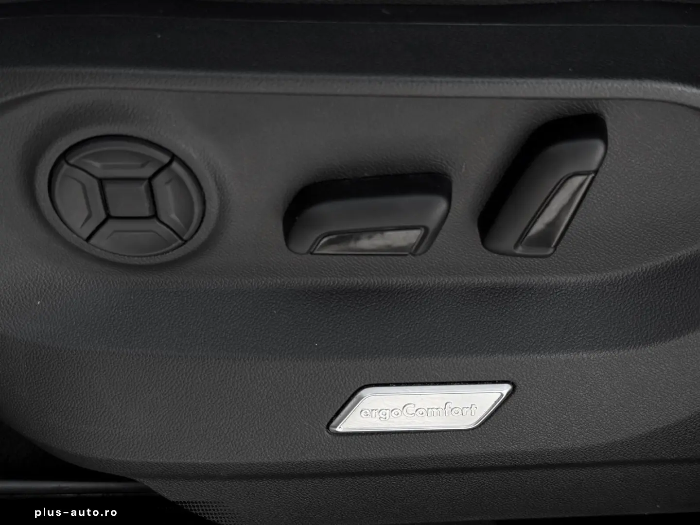 Touareg 3.0 TDI R-LINE LM21 AIR LEDER BLACKSTYLE