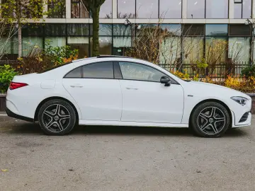 Mercedes-Benz CLA250E