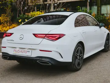 Mercedes-Benz CLA250E
