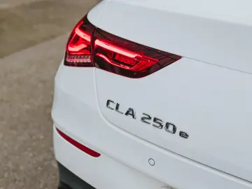 Mercedes-Benz CLA250E