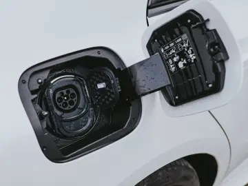 Mercedes-Benz CLA250E