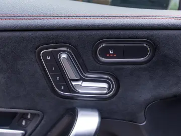 Mercedes-Benz CLA250E