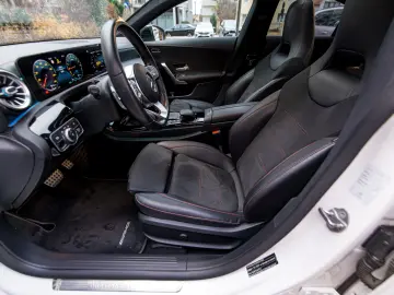 Mercedes-Benz CLA250E