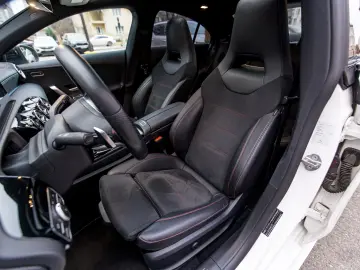 Mercedes-Benz CLA250E