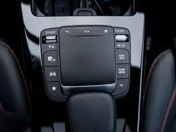 Mercedes-Benz CLA250E