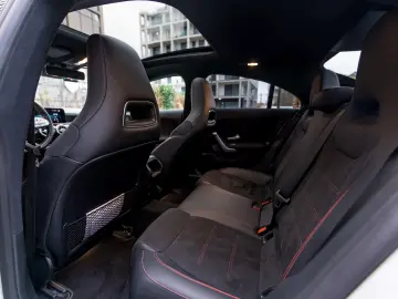 Mercedes-Benz CLA250E