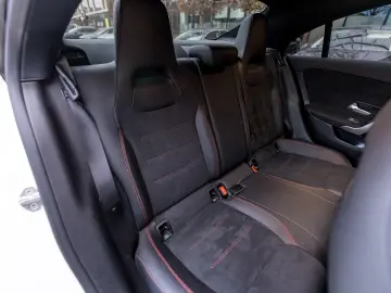 Mercedes-Benz CLA250E