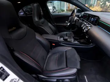 Mercedes-Benz CLA250E