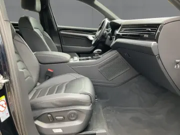 Touareg 3.0TDI 4M R-LINE LED NAVI ACC SHZ KAMERA