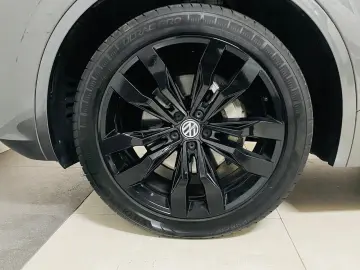 Touareg R Line Black STYLE ELEGANCE LUFT AHK LED