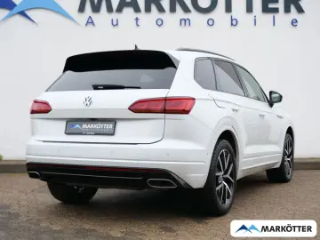 Touareg 3.0 V6 4Motion R-Line  Black Style AHK