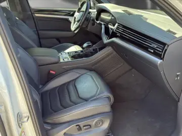 Touareg 3.0 TSI 4M R-Line tiptronic  AHK LuftF