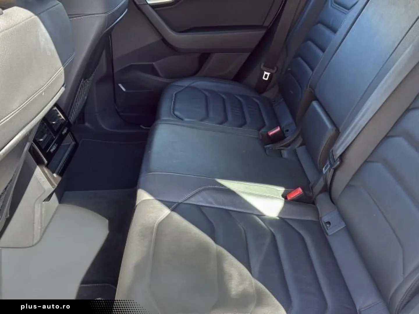 Touareg 3.0 TSI 4M R-Line tiptronic  AHK LuftF