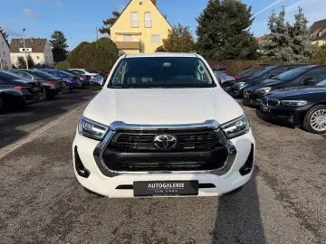 Hilux Double Cab Executive 4x4   LEDER   ACC