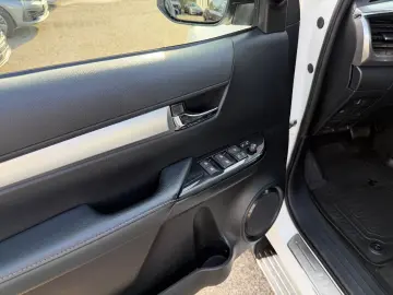 Hilux Double Cab Executive 4x4   LEDER   ACC