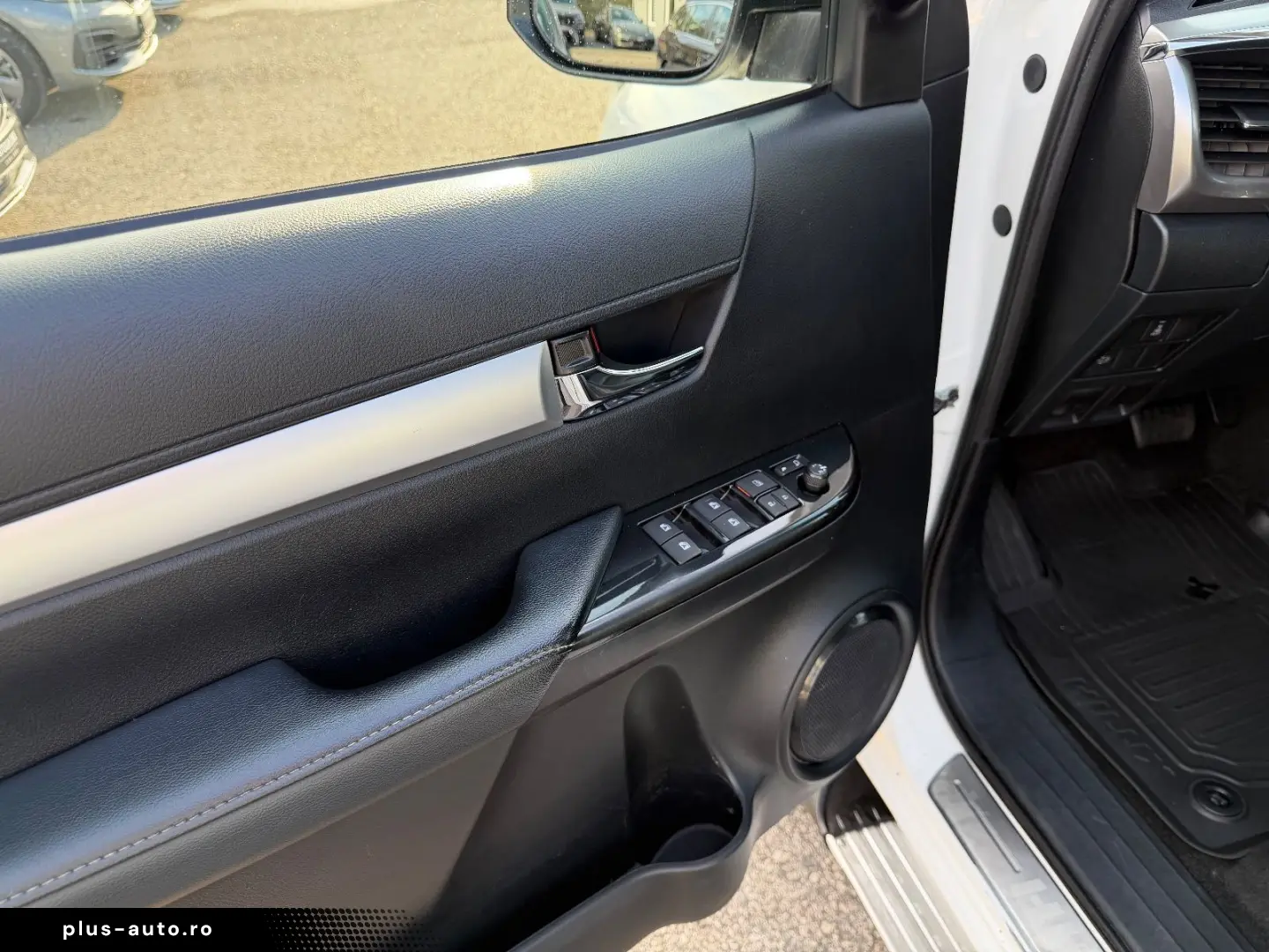 Hilux Double Cab Executive 4x4   LEDER   ACC