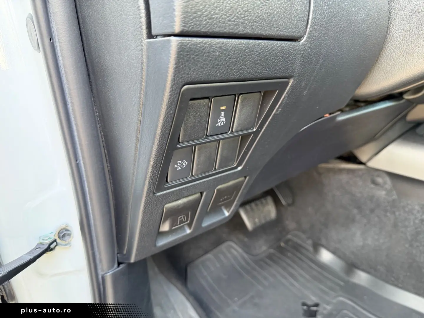 Hilux Double Cab Executive 4x4   LEDER   ACC