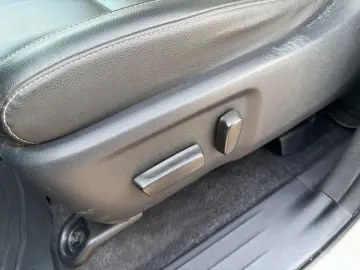 Hilux Double Cab Executive 4x4   LEDER   ACC