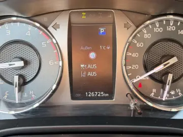 Hilux Double Cab Executive 4x4   LEDER   ACC