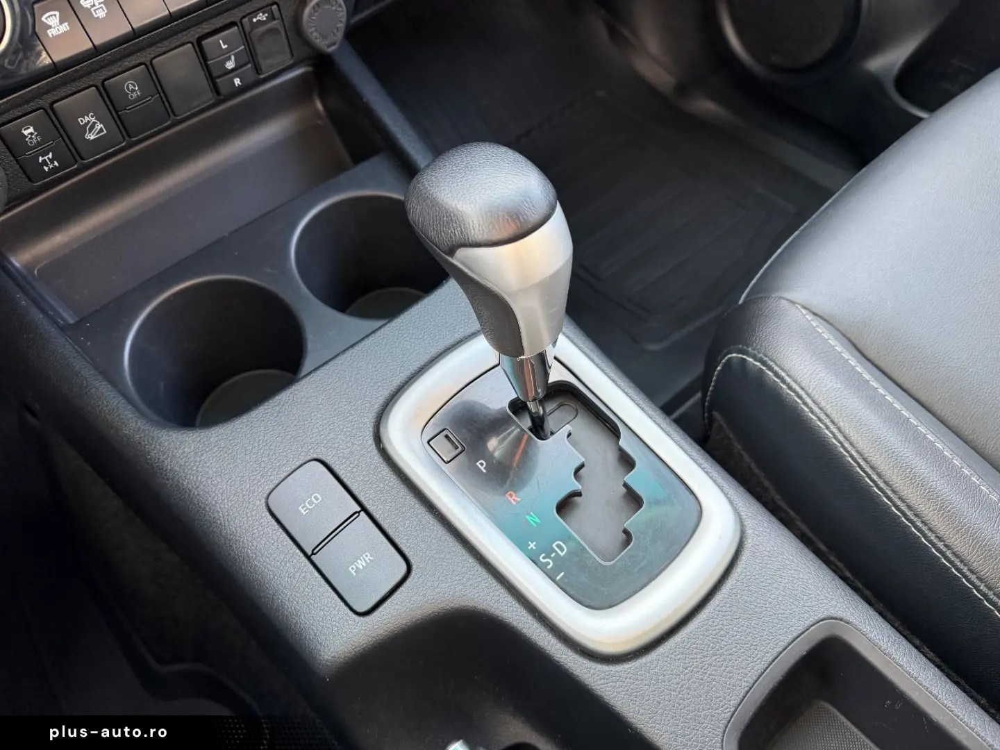 Hilux Double Cab Executive 4x4   LEDER   ACC