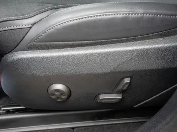 GLC 220 d 4M AMG Sport Advanced LED Pano Navi SH