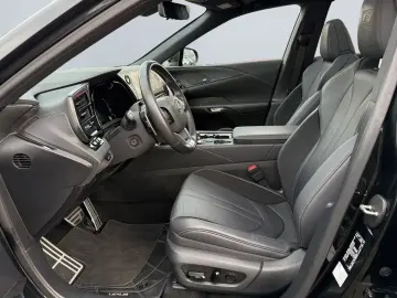 RX 500h (hybrid) F SPORT   HUD Levinson Pano 360