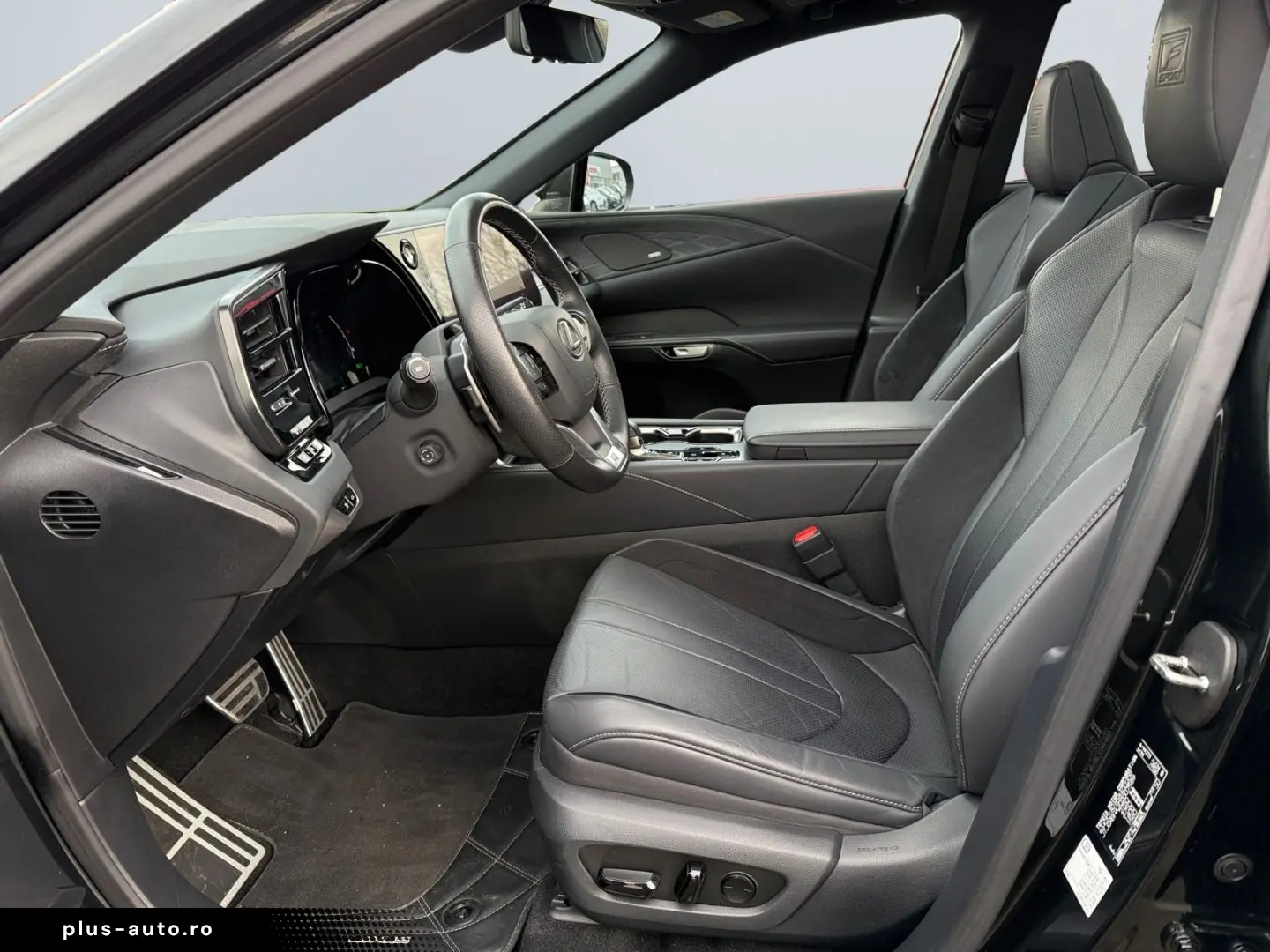 RX 500h (hybrid) F SPORT   HUD Levinson Pano 360