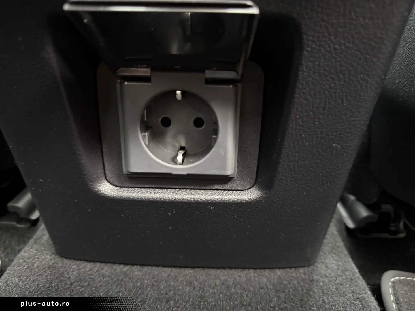 RX 500h (hybrid) F SPORT   HUD Levinson Pano 360