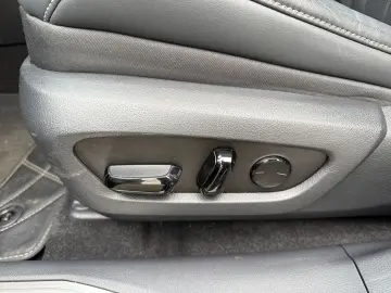 RX 500h (hybrid) F SPORT   HUD Levinson Pano 360