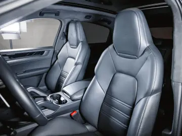 Cayenne GTS Coupé Nachtsicht Head-Up Burmester