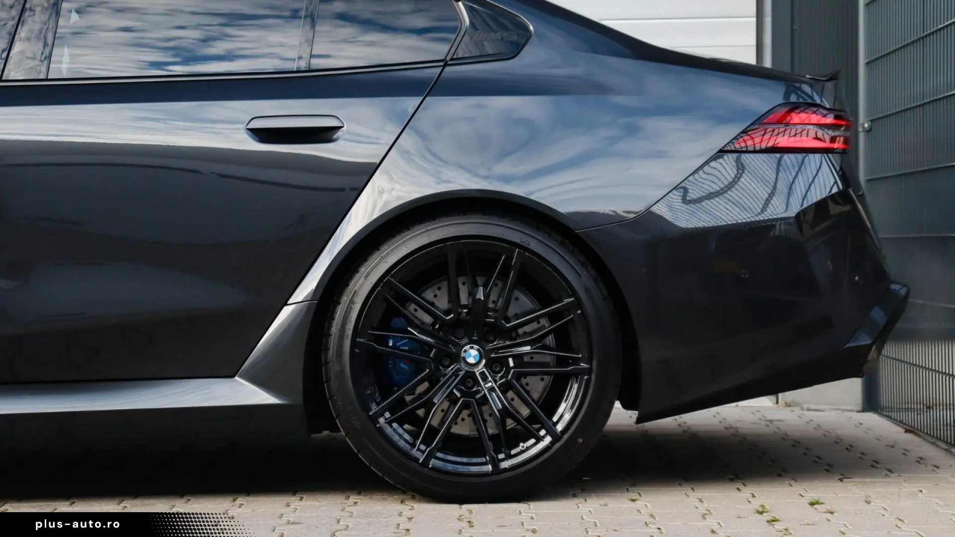 M5 Sedan  Carbon Pack  Comfort Pack  B&W  HUD