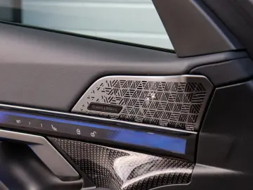 M5 Sedan  Carbon Pack  Comfort Pack  B&W  HUD